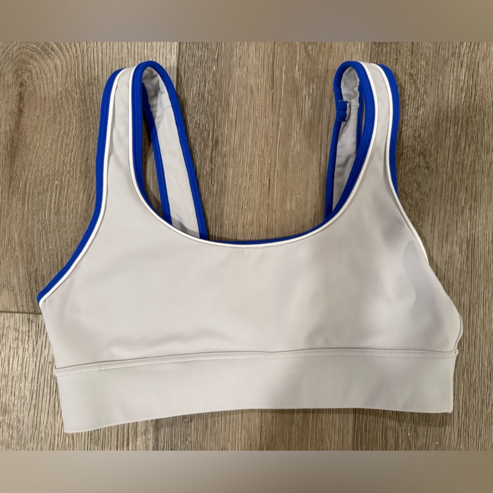 Athleta Sports Bra - Picture 2 of 5
